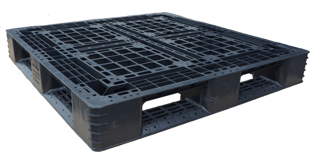 Paleta plastová 1100 x 1100 mm, lehce poškozená